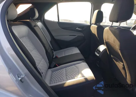 2018 Chevrolet Equinox Ls z USA, uszkodzony, nr VIN 3GNAXHEV2JL106268